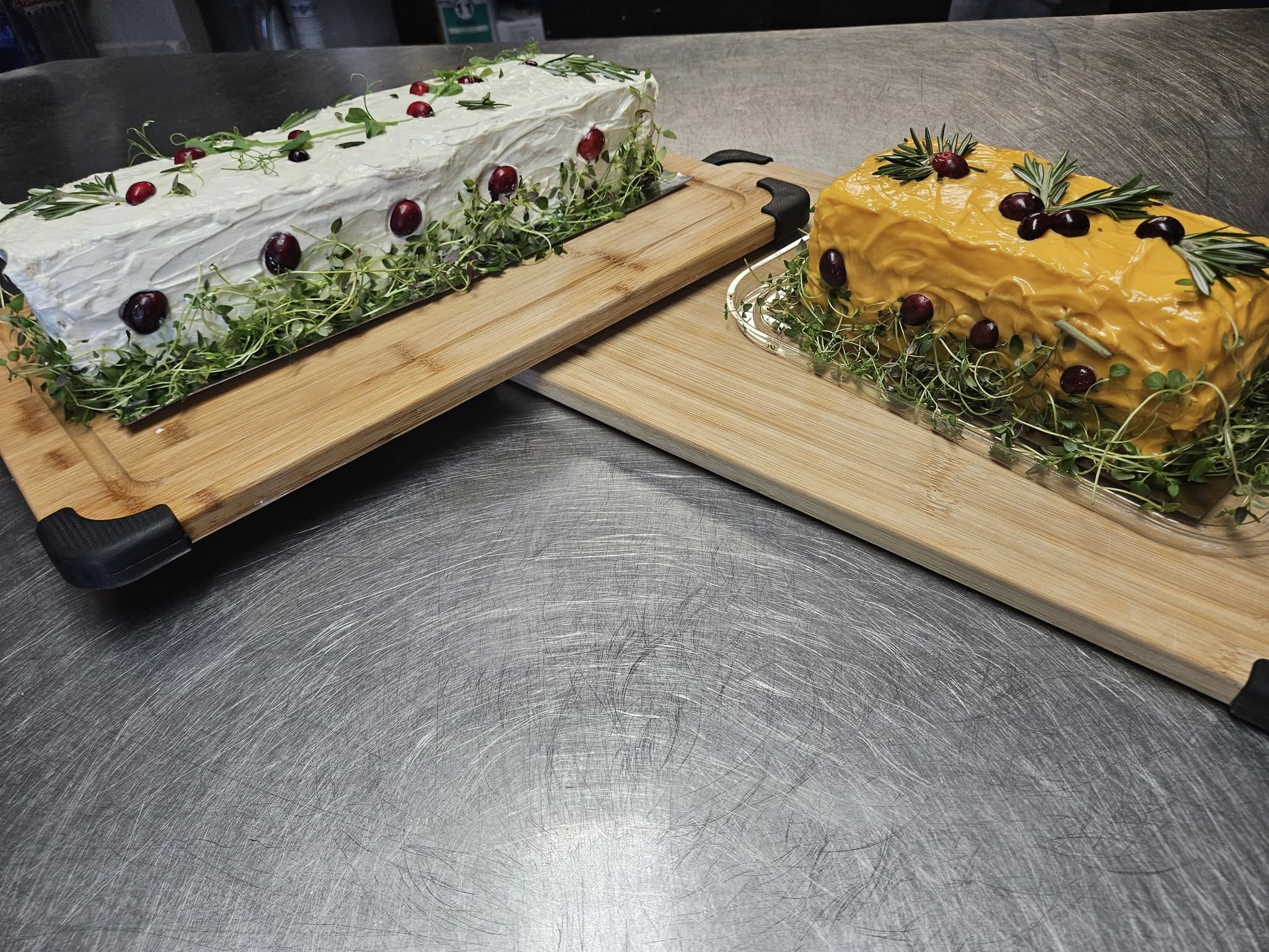 No photo description available.